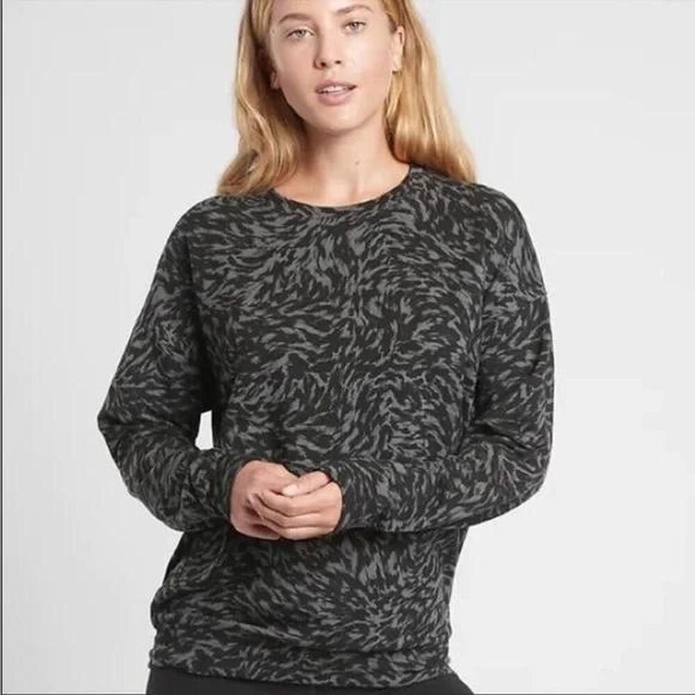 Athleta Studio to Street Printed Balance Pullover Animal Print Womens Small